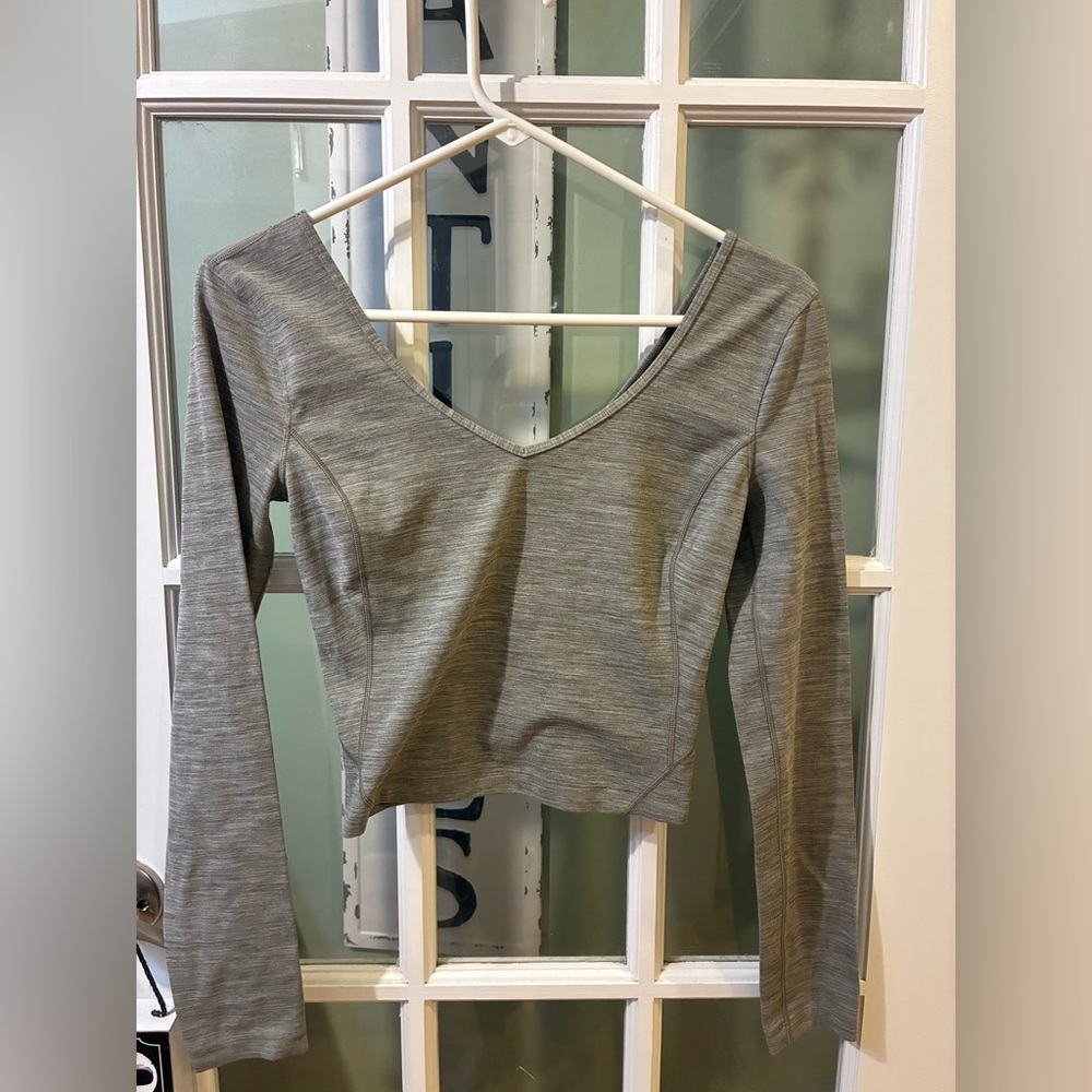 Lululemon Women’s Long Sleeve V-Neck Top - Gray